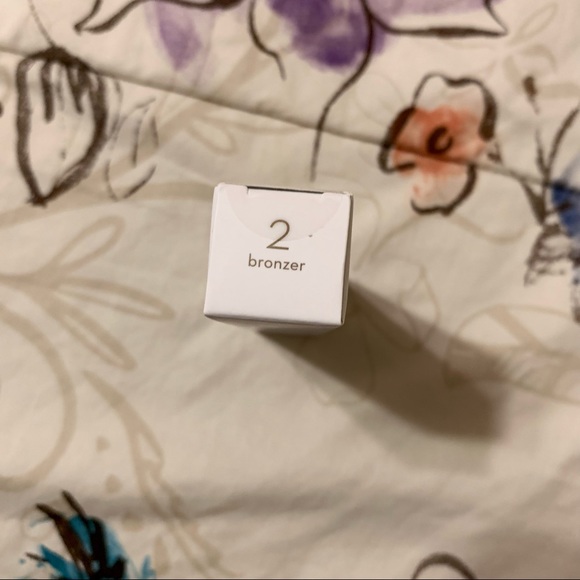 💜 Lilah b Retractable Bronzer Brush - Picture 9 of 9